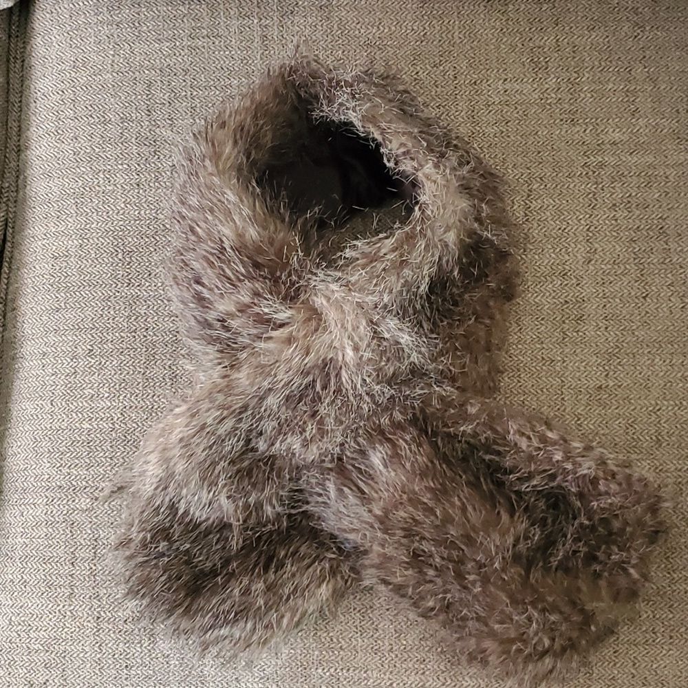 Faux fur Joan Rivers scarf or collar. Like-new condition. Grey brown black fox